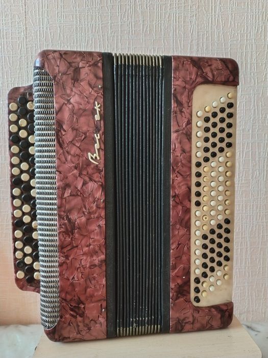 ЗАБЕРУ старый баян, гармошку, аккордеон