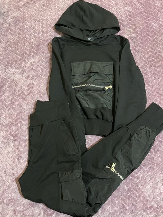 Vând haine mărime S!