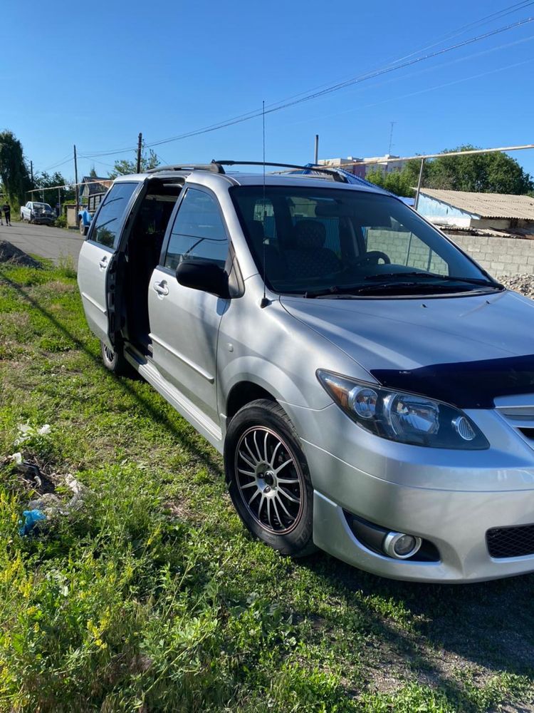 Мазда MPV 2004!!