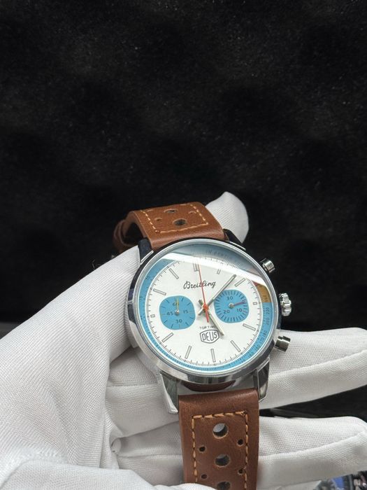 Часовници Hublot , Tag Heuer, Cartier, Panerai, Breitling и други