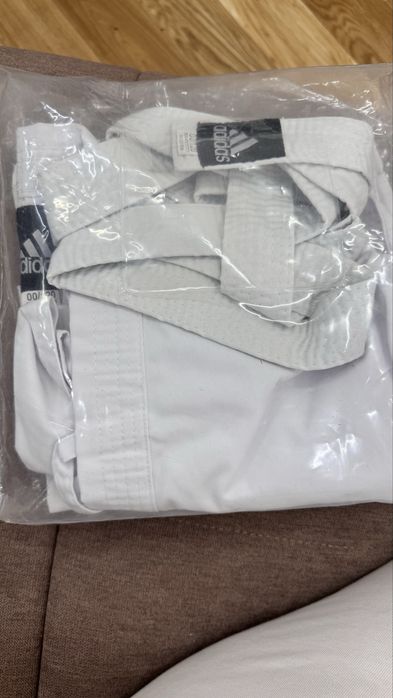 Продаю костюм таэквандо детский Adidas