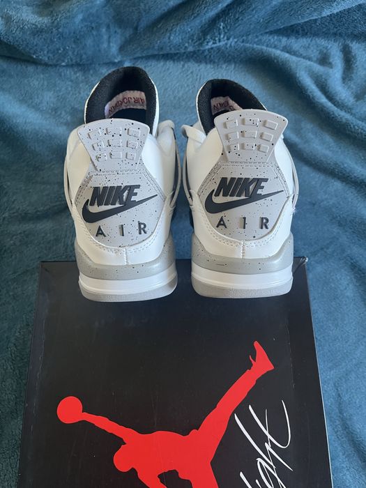 Jordan 4 White cement