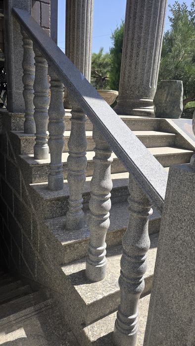 Лестница Гранитная, балясины+ перилла+ ступени, новая в разобранная