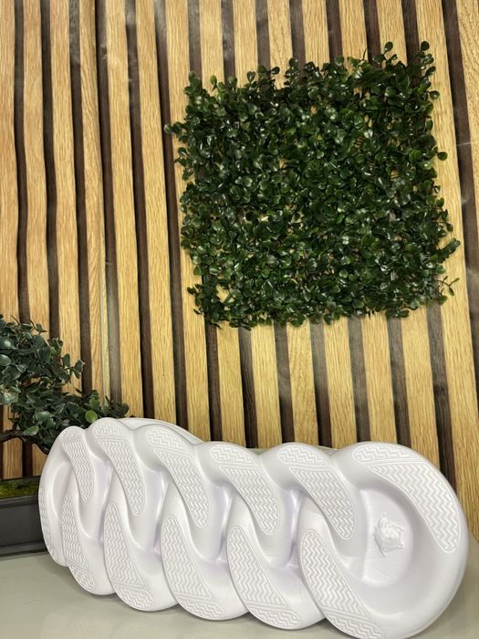 Versace Chain Reaction White 42