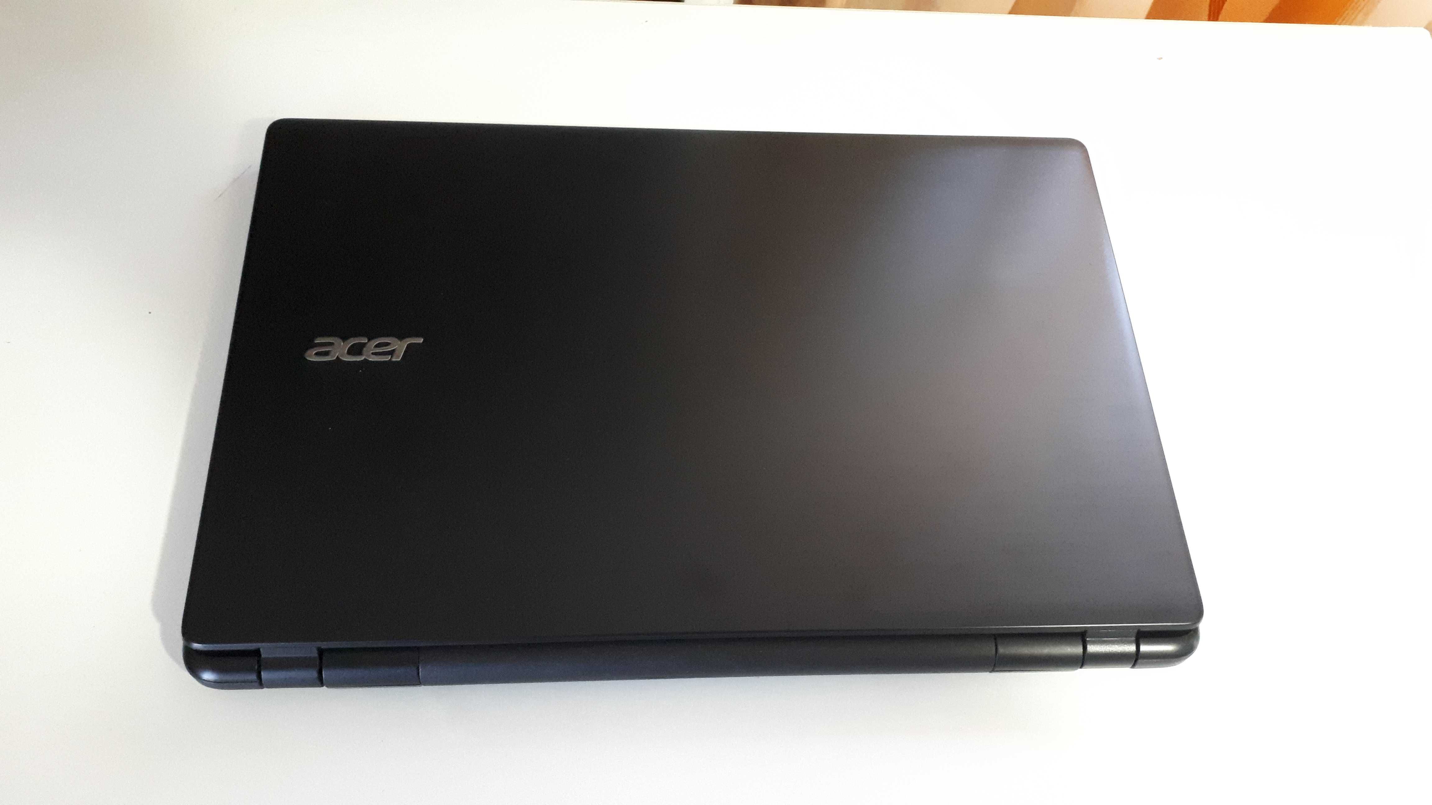 Acer E- 15 slim.