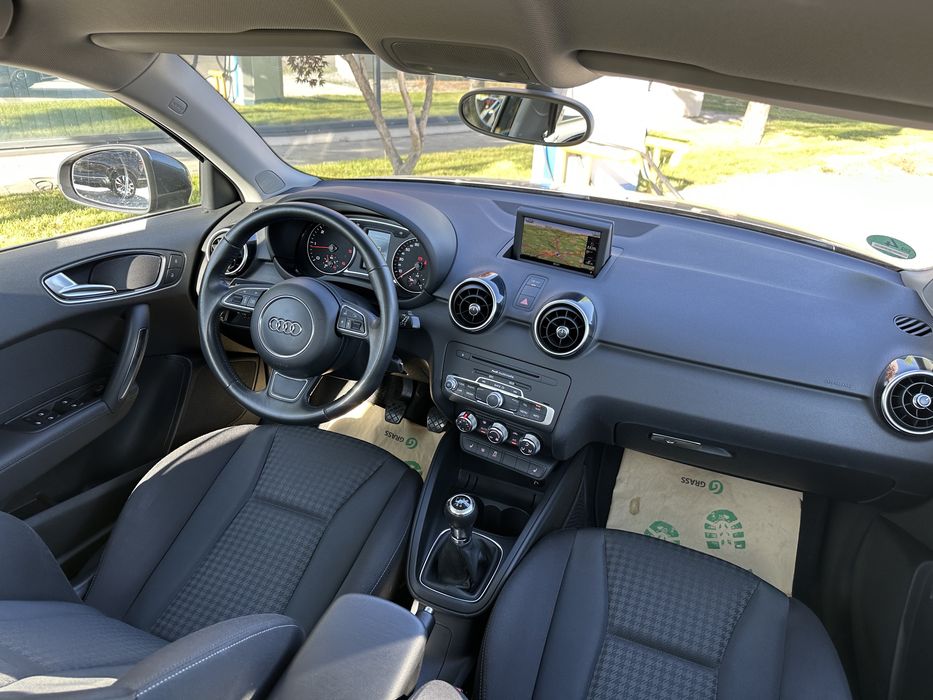 Audi A1 168.000km Bi-xenon+Led Navigatie 1.6 TDI 90(cp)