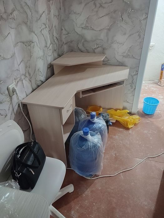 Компьютерный стол (угловой)