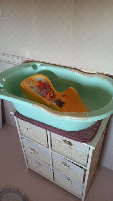 Cadita de baie cu suport bebe