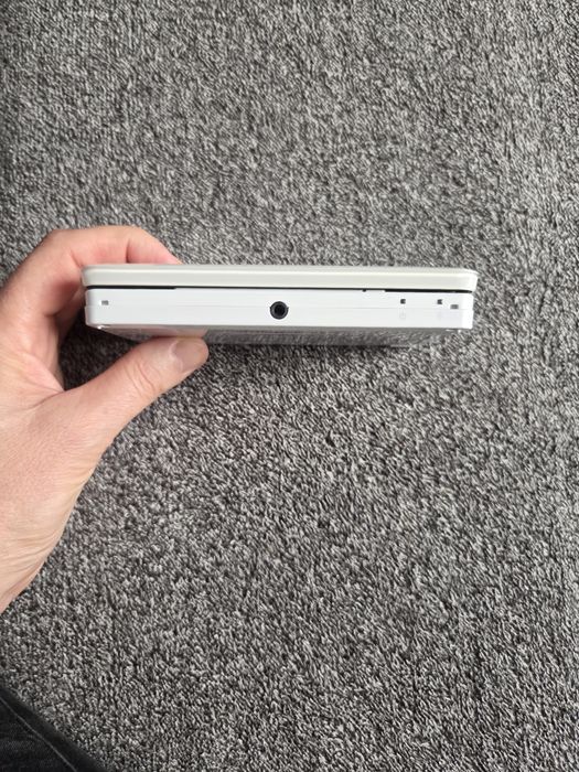 3DS Modat cu card de 64GB