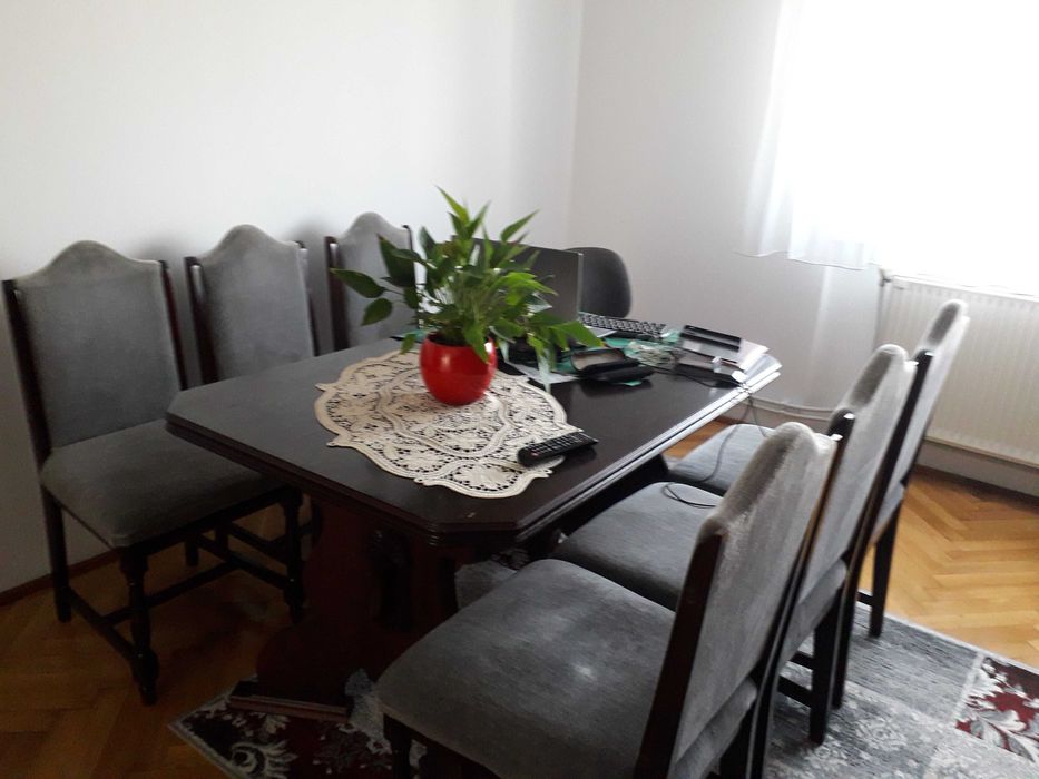 Vand mobilier de sufragerie lemn masiv