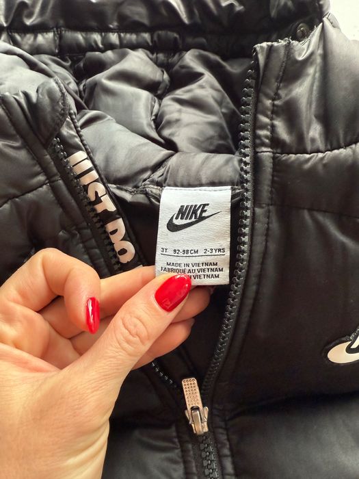 Яке Nike - черно