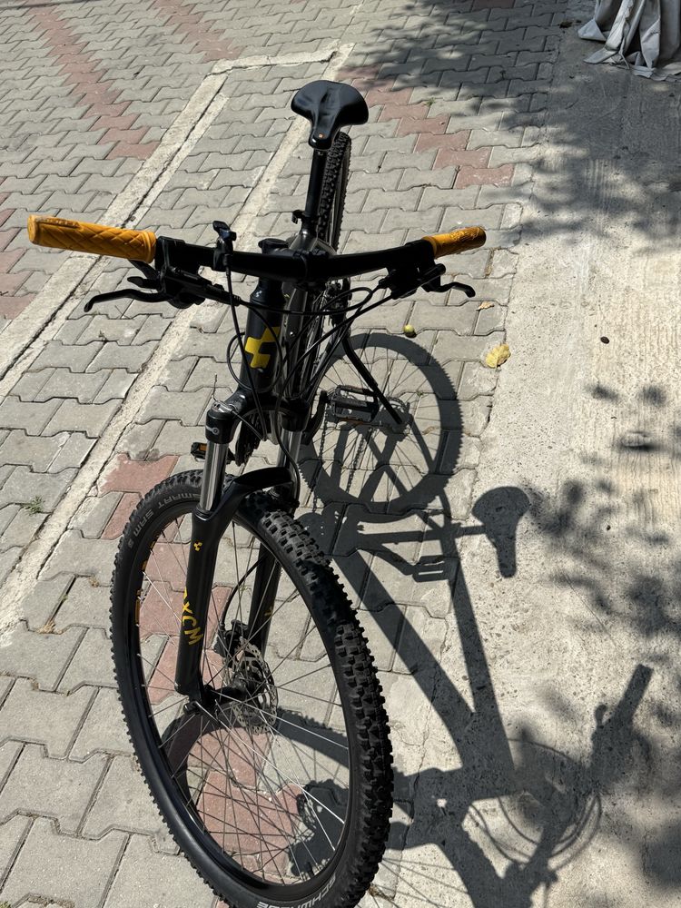 Vand bicicleta Cube Aim Race pe 29 !!