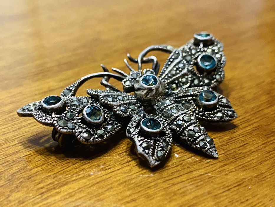 Vand beisa din argint fluture vu marcasire si pietre