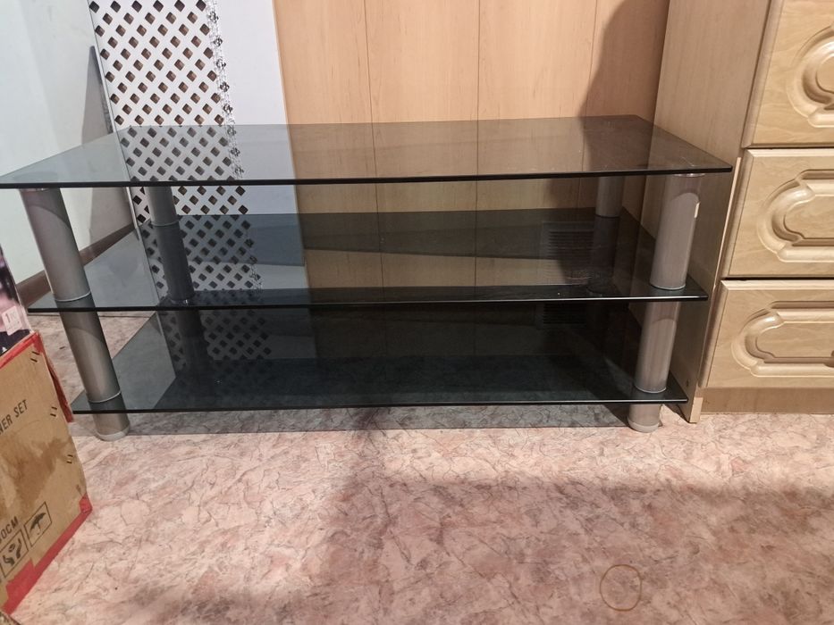 .  ПРОДАМ подставка под тв