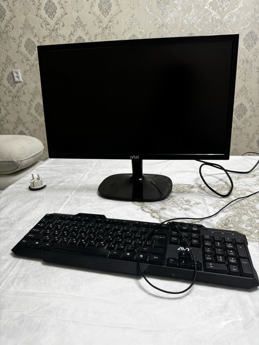 Kompyuter sotiladi!!!