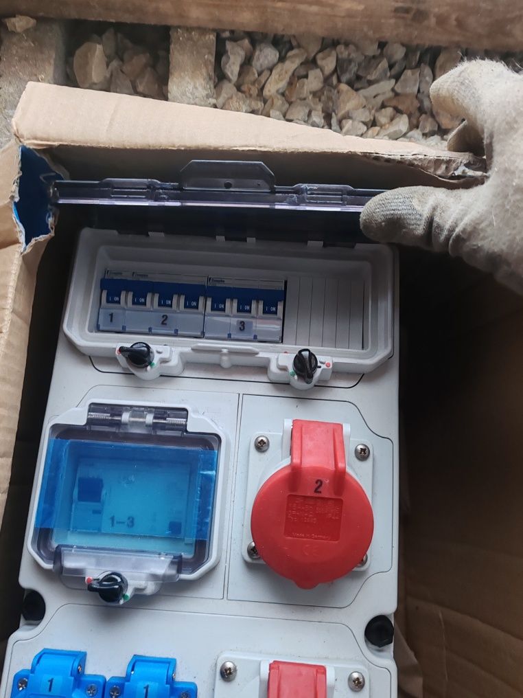 Tablou electric nou, gata echipat