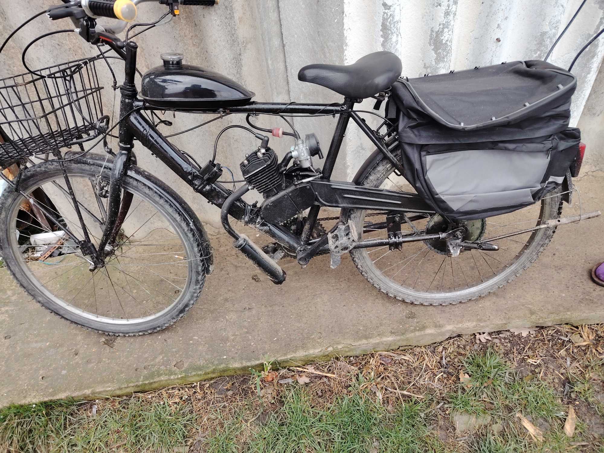 Vând bicicleta cu motor de 80