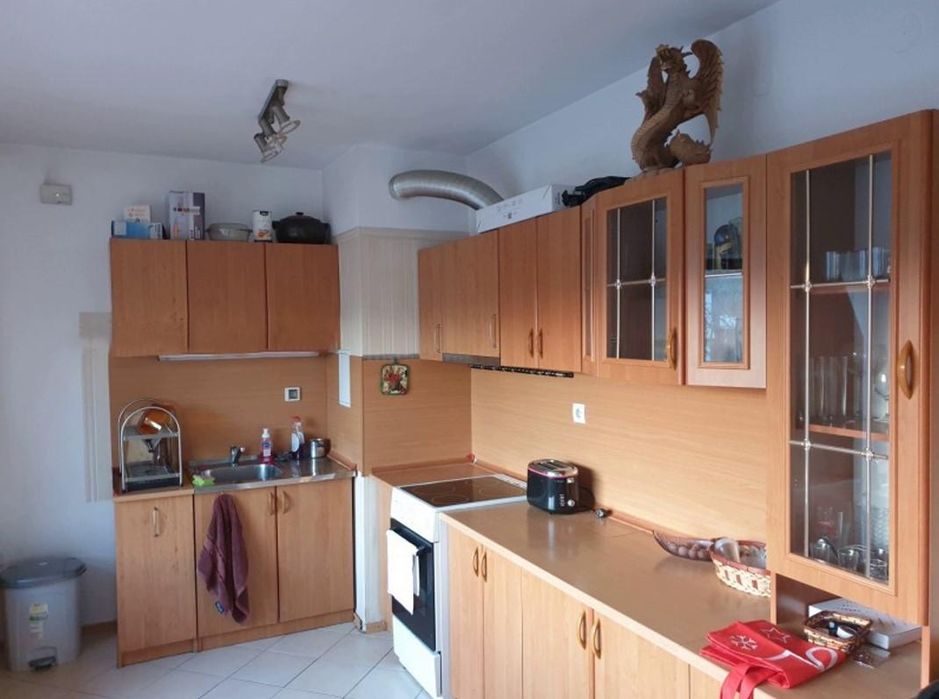 Дава се под наем Тристаен апартамент в София, Карпузица - 130 кв.м за 599 € - Снимка #1