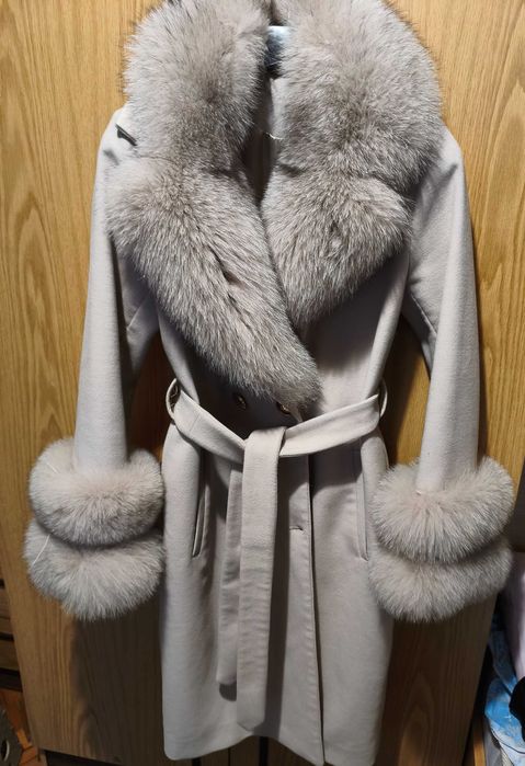 Палто кашмир и лисица.
