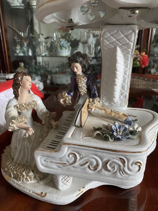 Vand bibelou de portelan tip veioza