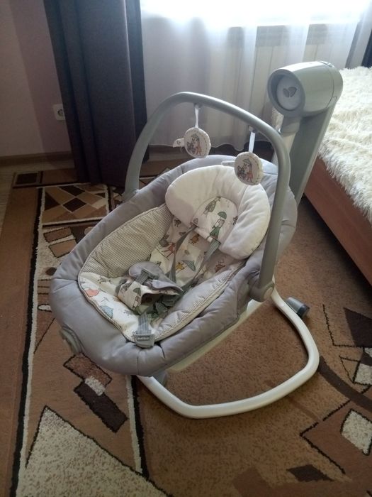 Продам электрокачелю joie