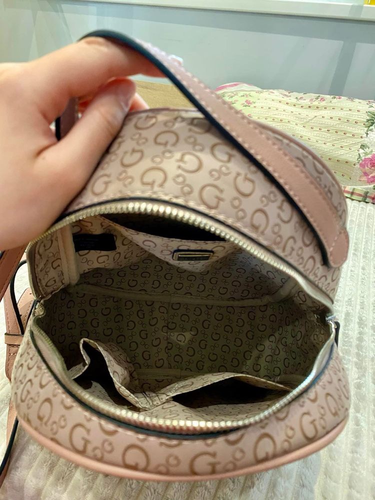 Дамска раница Guess
