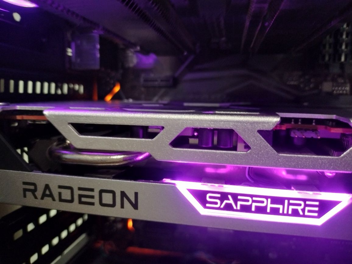 Placă video AMD Radeon RX 6600 XT – 8GB GDDR6 | Ca nouă