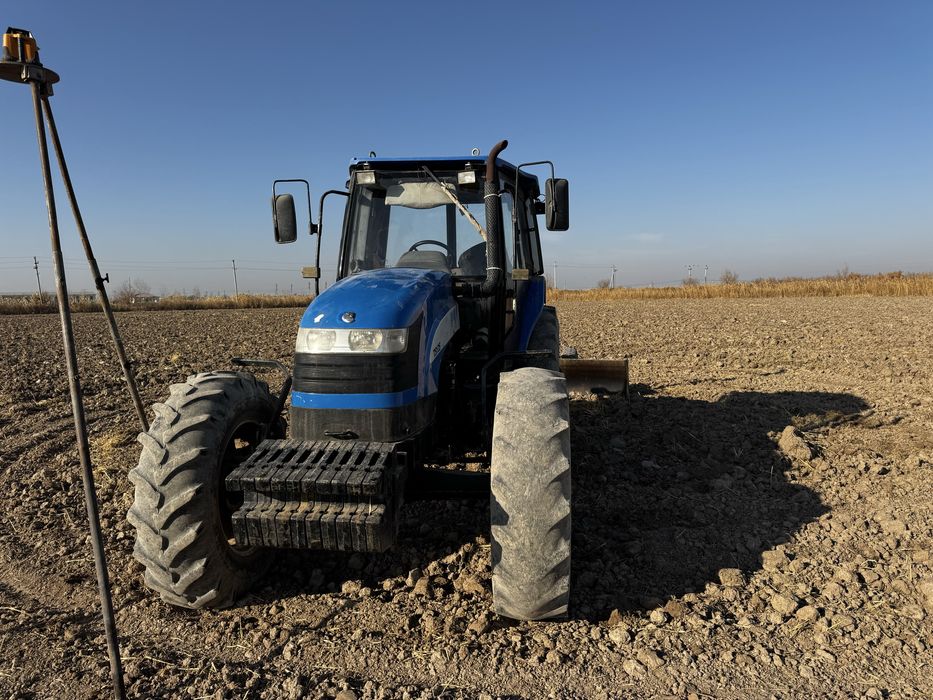 Traktor New HollandTs135