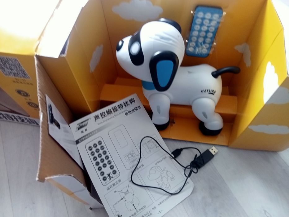 Робот собака с пультом