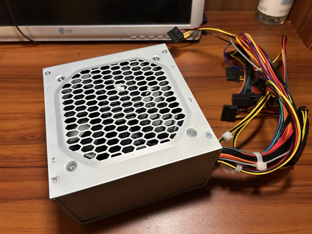 Sursa PC Inter-Tech 500W SL-500C-120 ventilator silentios de 120mm