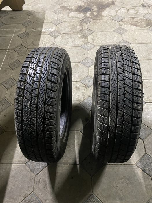 Продам зимнии шины резину 15