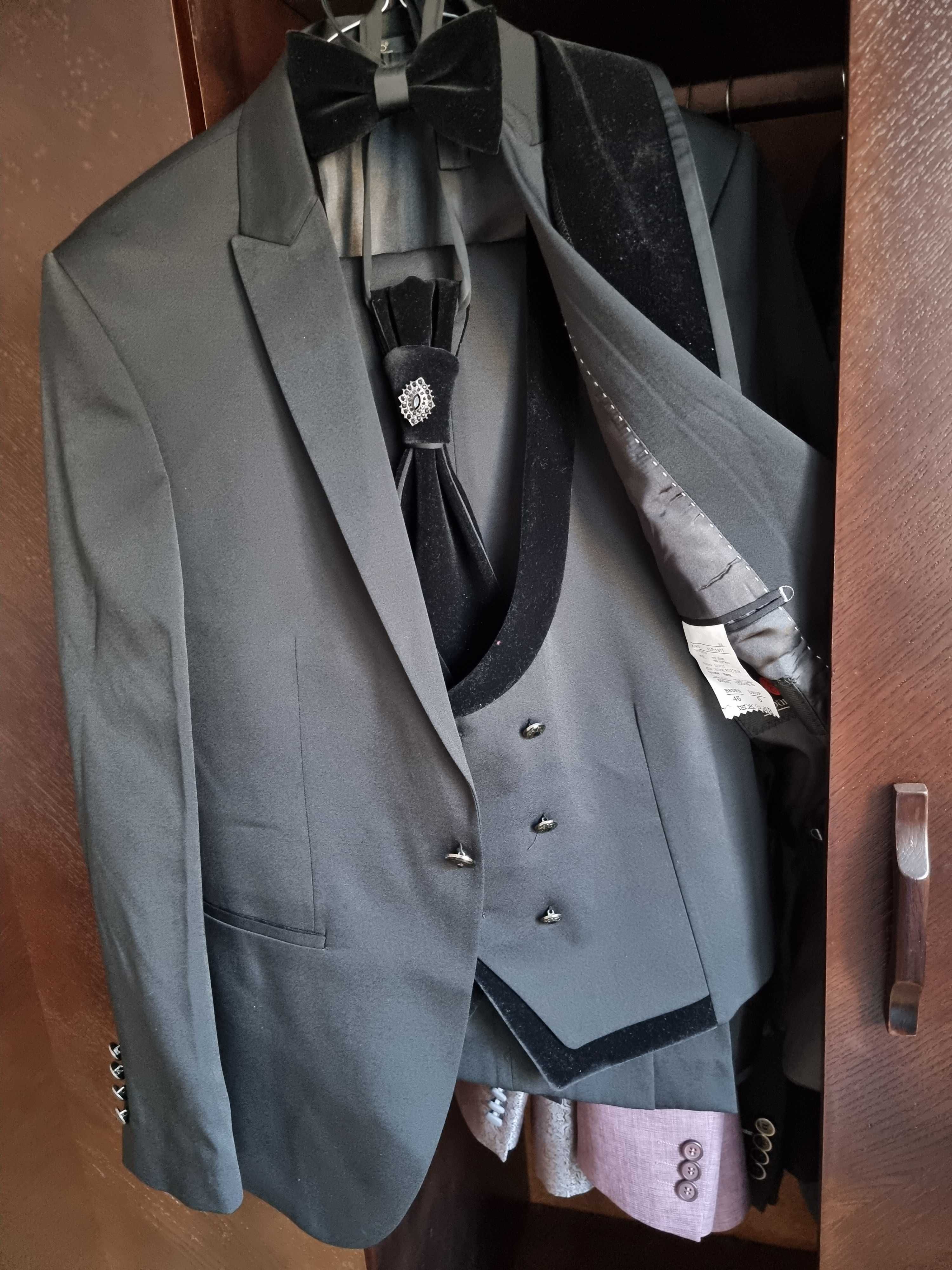 Costum de nuntă si cununie