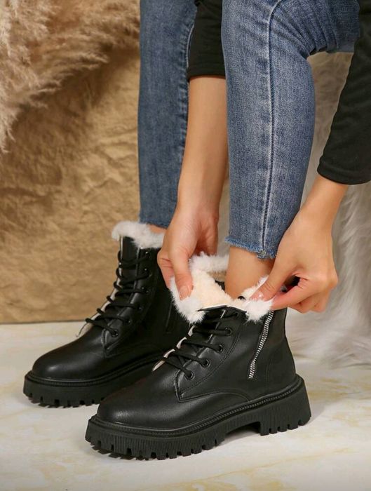 Боти с мекичка подплата