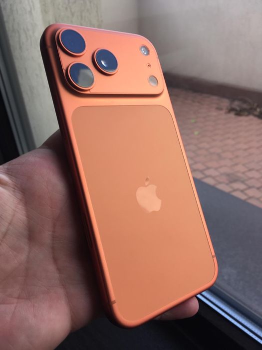 iPhone 17 Pro Max, 256 GB, Cosmic Orange