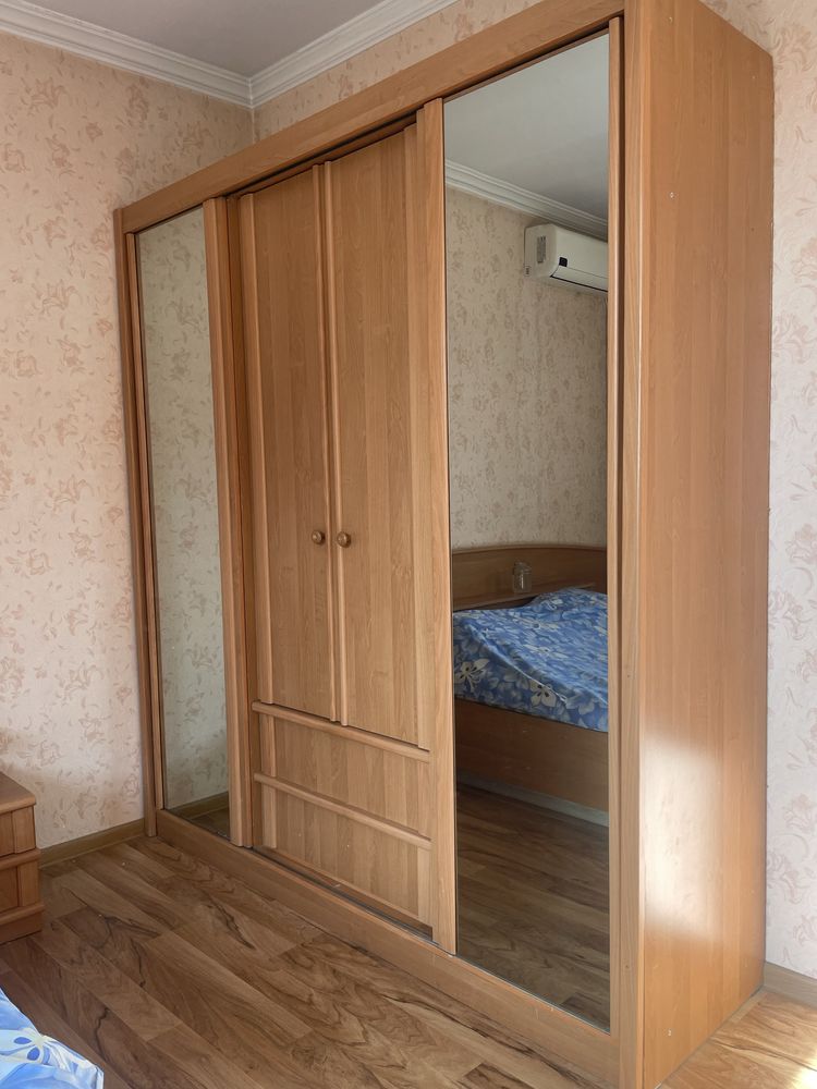 СПАЛЬНЫЙ ГАРНИТУР, КОМПЛЕКТ. Кровать, шкаф, тумбочки и трюмо.