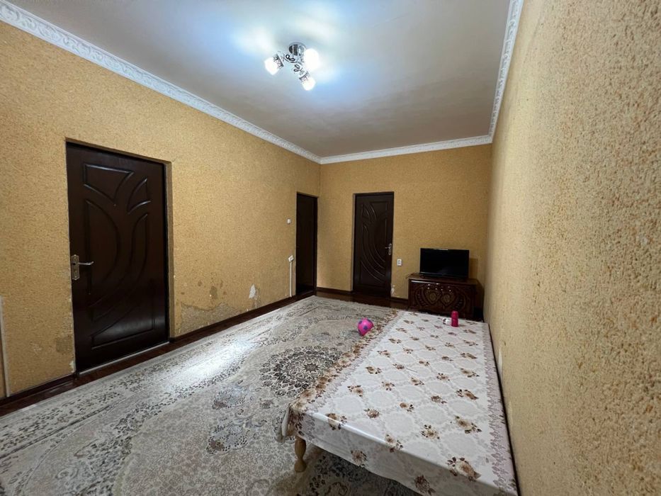 2в3 комнатная квартира возле метро Яшнабад , 2/2/4, 50 кв.м