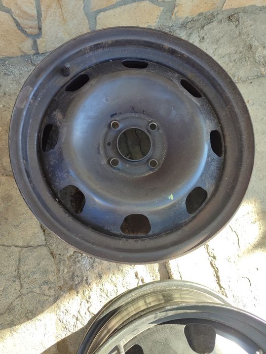 Железни джанти с тасове и  болтове към тях