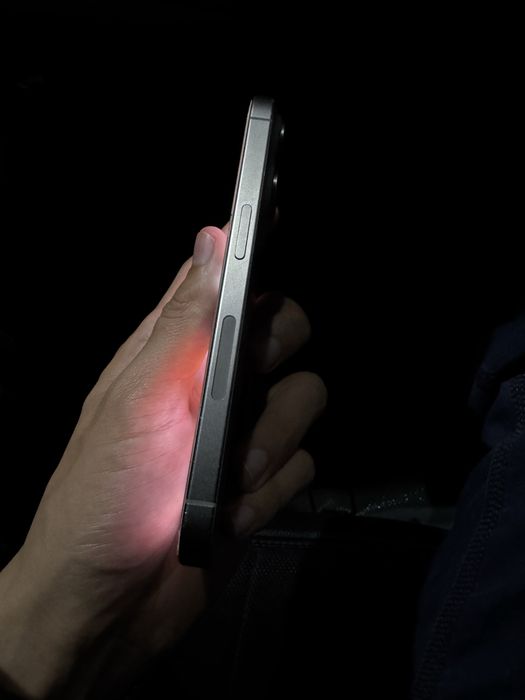 Iphone15 pro Natural titan LLA 87