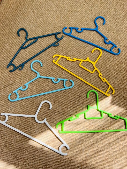 Детские вешалки (пластик) -10шт
