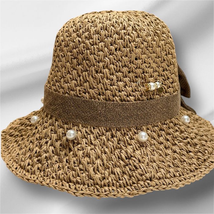 Лятна дамска шапка