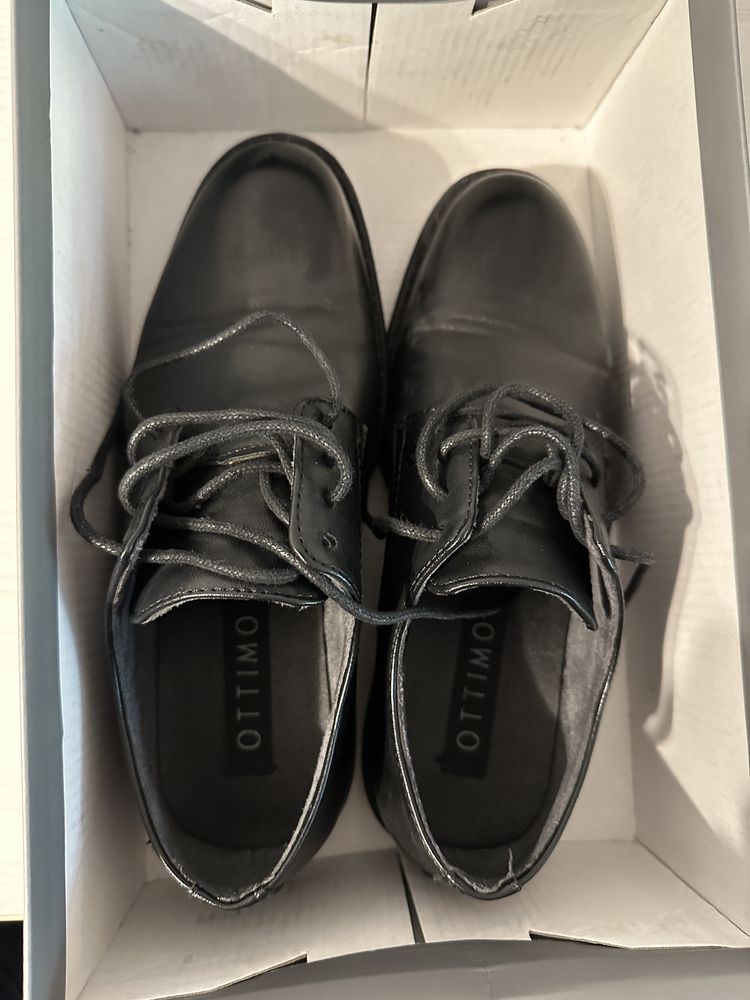 Pantofi de piele Ottimo din magazinul CCC