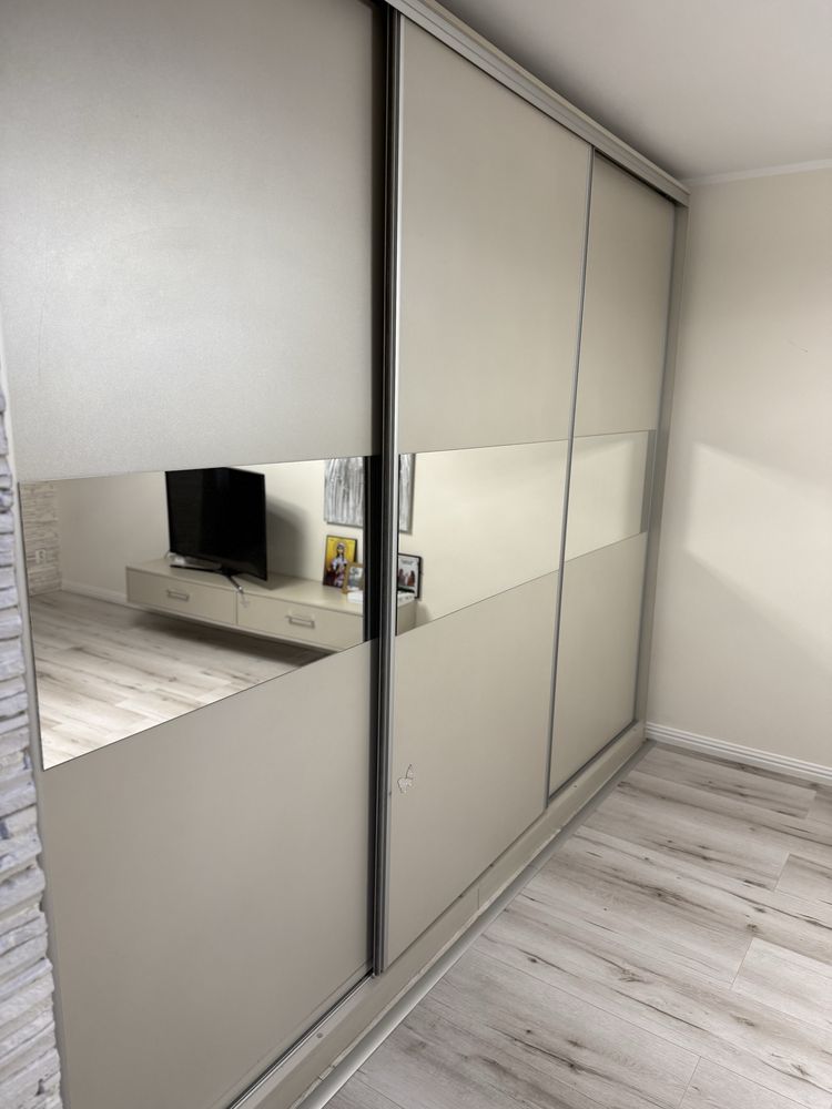Inchierez apartament 2 camere Auchan Vitan