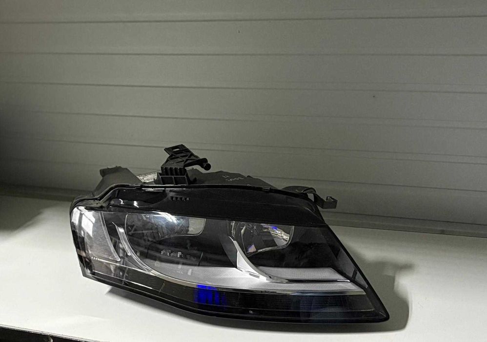 Far Audi A4 – Dreapta – Halogen (fără Xenon) – NOU – 800 lei