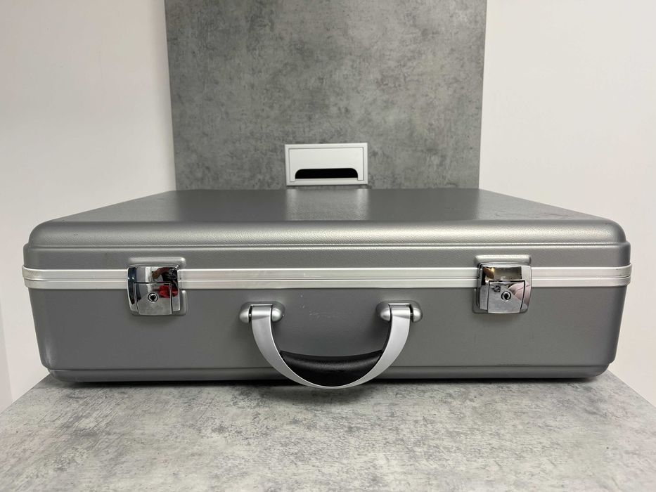 Servieta, valiza, geanta diplomat, business