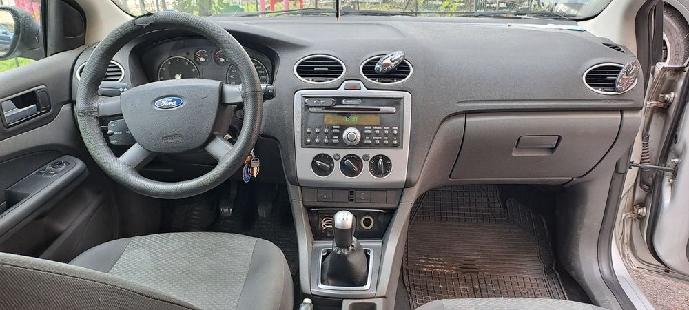 Vând Ford focus 2 1.6