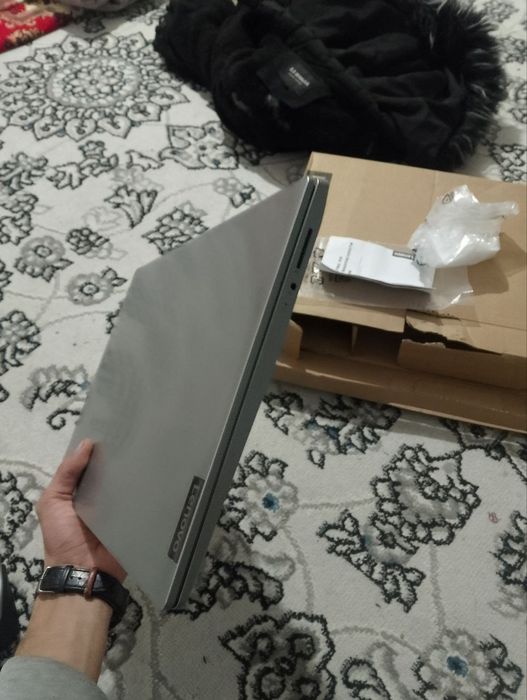 Noutbuk lenovo ideapad
