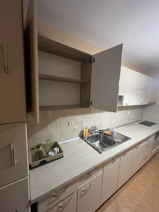 Кухня с плот ,мивка и абсорбатор