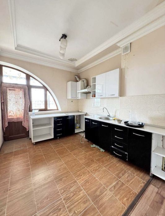 Срочно Якасарой новостройка 2/8/8  89 кв м