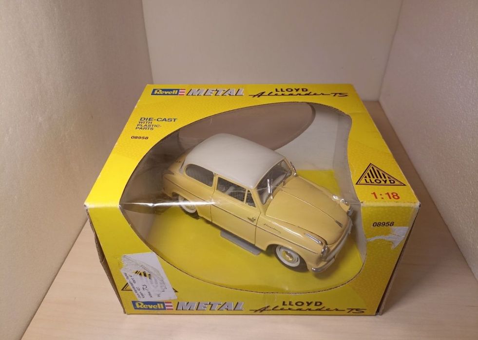 Lloyd Alexander TS 
Scara 1:18
Producător Revell 
Material metal+plast