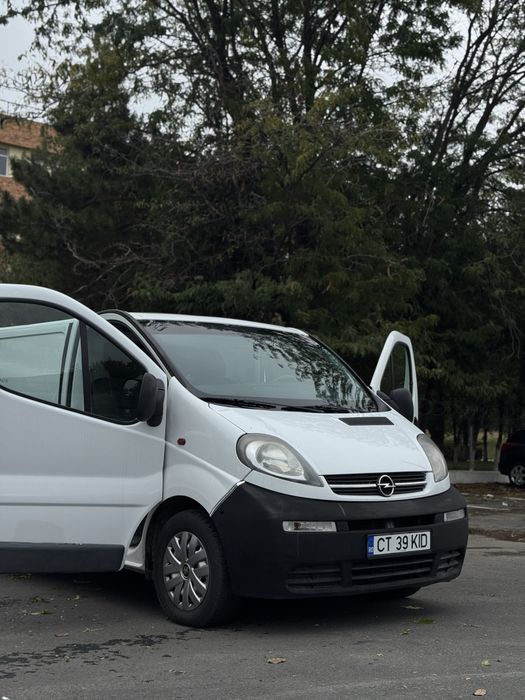 Vând Opel Vivaro 1.9TDI